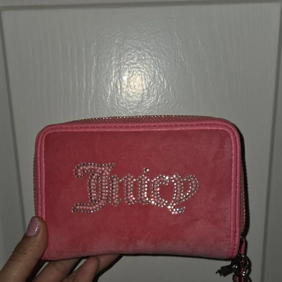 Juicy Couture Coral Pink Wallet - Picture 1 of 4